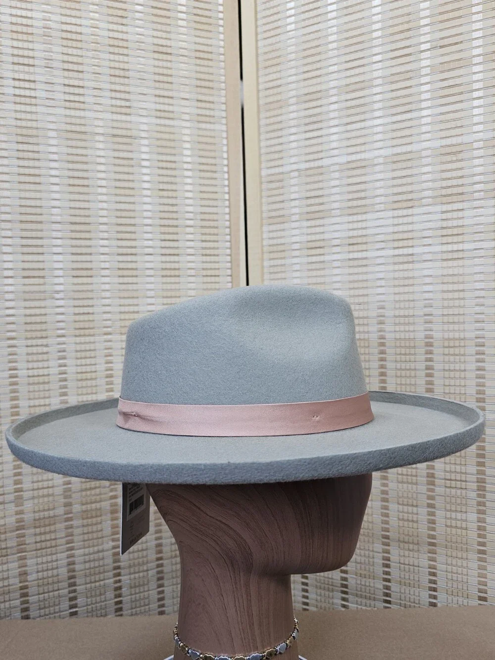 Brixton Victoria Felt Fedora Wool Timberwolf Rose Gold Satin Size S NWT